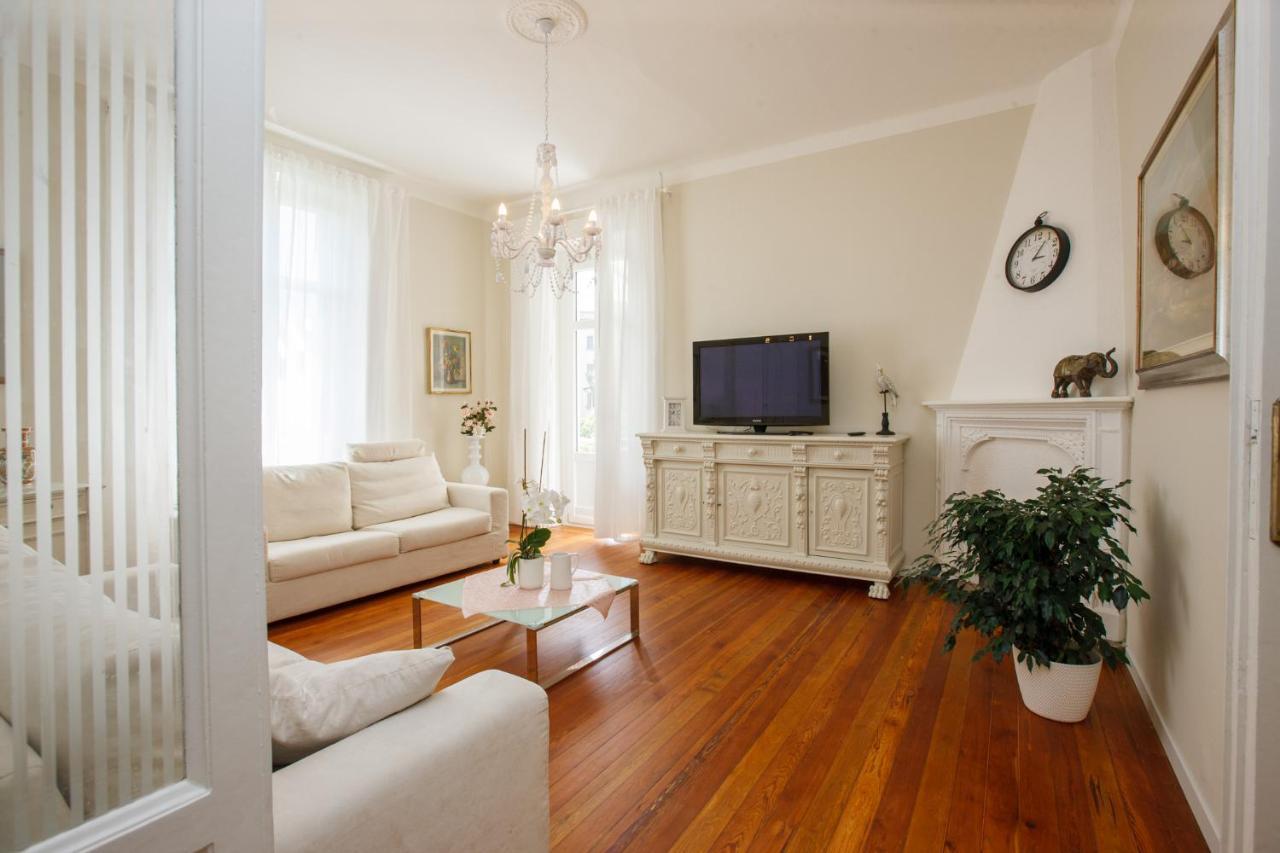 Villa Rachel Интра Екстериор снимка